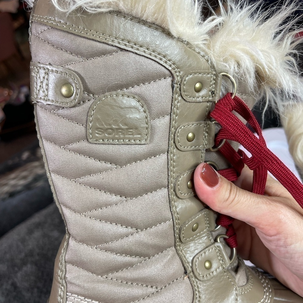 🎉Sorel Tofino II kids Tall Faux Fur Boots Winter Outdoors Tan Red Laces size 1 - Picture 6 of 16